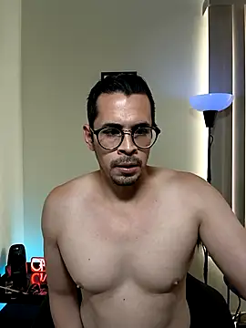 Snapshot of towers_j chatting on November 10, 6:18 pm towers j online show from November 10, 6:18 pm