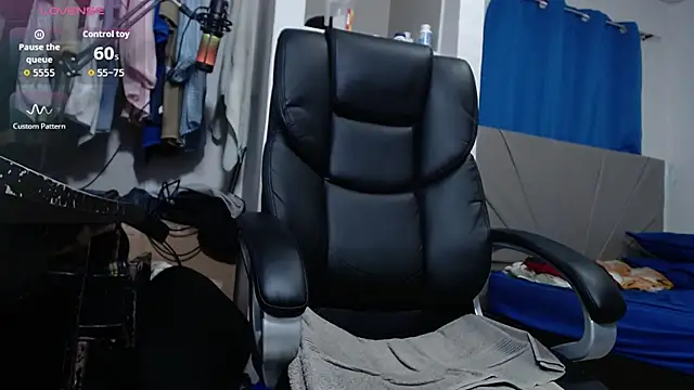 lewislamxxx hot online show from September 12, 9:15 pm