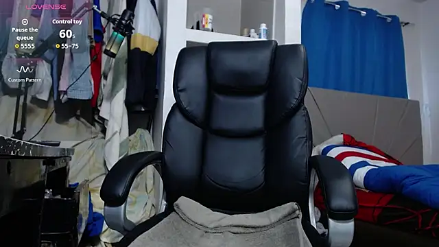 lewislamxxx hot online show from October 2, 8:27 pm