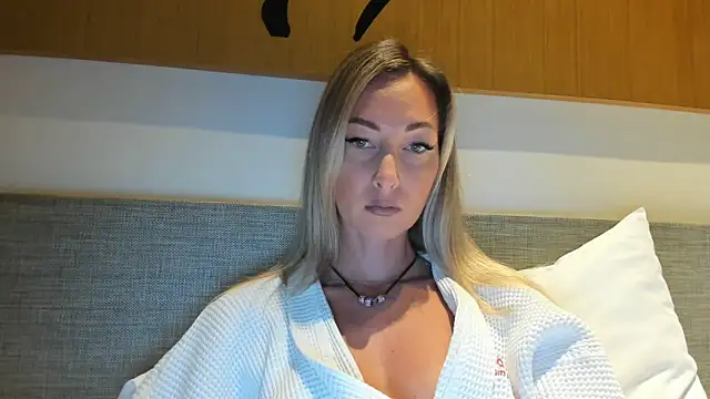 StarryHanna online show from February 15, 12:48 am