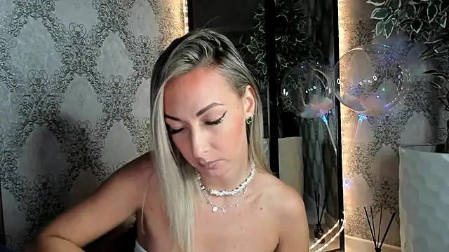 StarryHanna online show from March 17, 10:38 pm