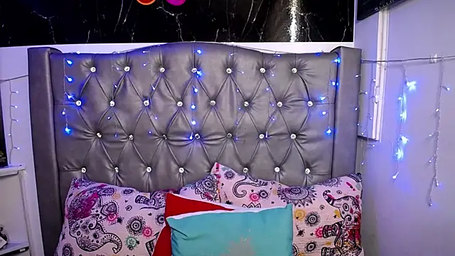 LAILAGUMMY online show from January 20, 5:37 pm