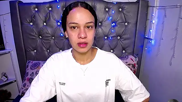 LAILAGUMMY online show from February 12, 12:22 pm