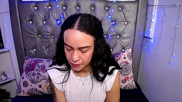 LAILAGUMMY online show from February 17, 2:48 pm