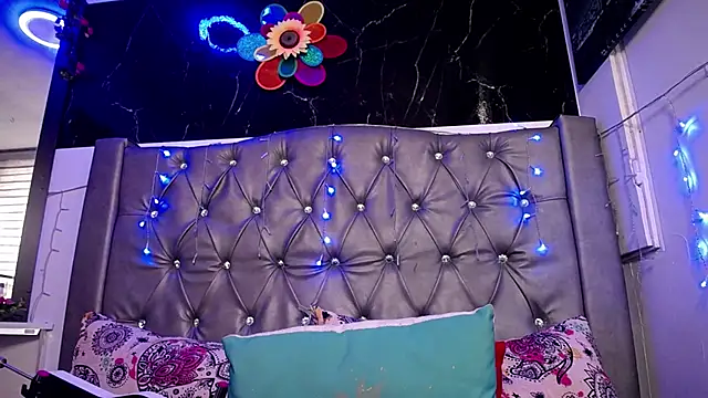 LAILAGUMMY online show from March 12, 3:51 pm