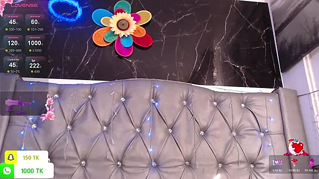 LAILAGUMMY online show from October 15, 1:00 pm