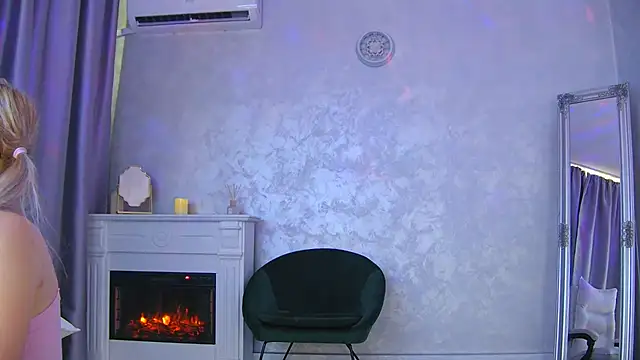 Snapshot of Michelle90u chatting on September 23, 3:04 pm Michelle90u online show from September 23, 3:04 pm