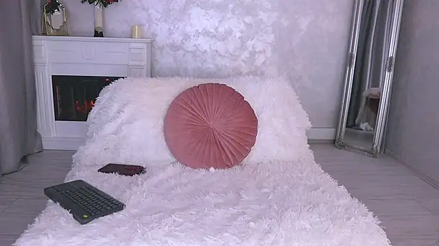 Snapshot of Michelle90u chatting on November 23, 5:35 pm Michelle90u online show from November 23, 5:35 pm