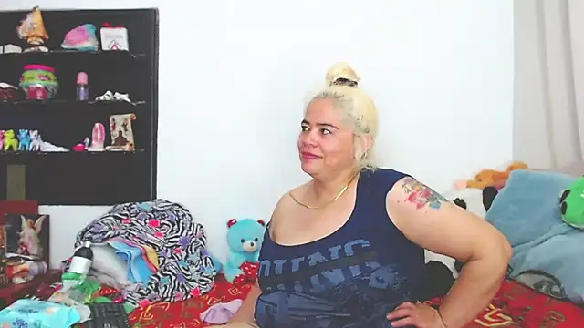 estrellita fugaz16x online show from January 9, 6:27 am