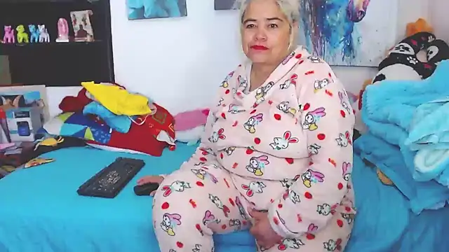 estrellita fugaz16x online show from January 29, 1:07 pm