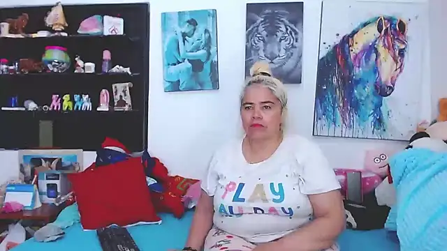 estrellita fugaz16x online show from January 31, 3:41 am