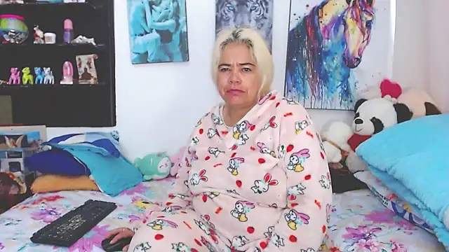 estrellita fugaz16x online show from February 2, 12:46 pm