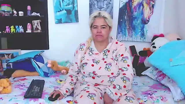 estrellita fugaz16x online show from February 3, 11:31 am