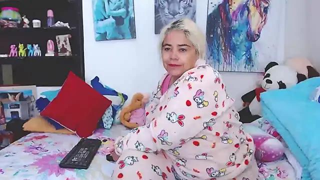 estrellita fugaz16x online show from February 4, 3:11 am