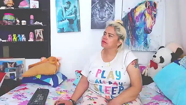 estrellita fugaz16x online show from February 11, 2:57 am