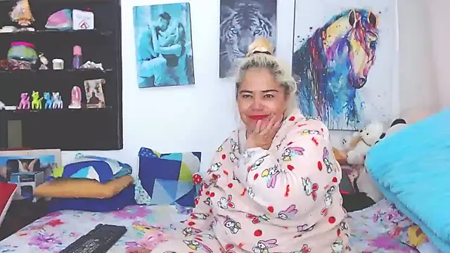 estrellita fugaz16x online show from February 11, 12:58 pm