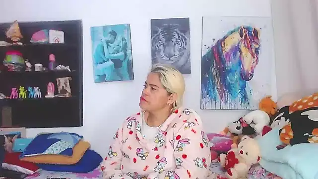 estrellita fugaz16x online show from February 26, 4:14 am