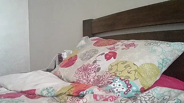 JulianaGold1 online show from September 10, 10:26 am