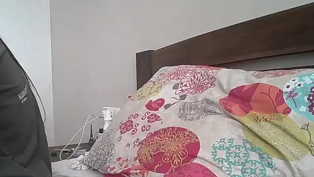 JulianaGold1 online show from September 19, 1:45 pm