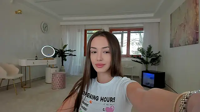 TiffanyHouston  online show from February 13, 7:13 am