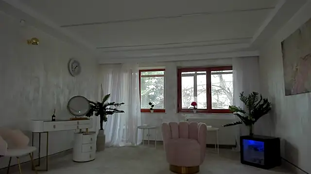 TiffanyHouston  online show from March 14, 8:32 am