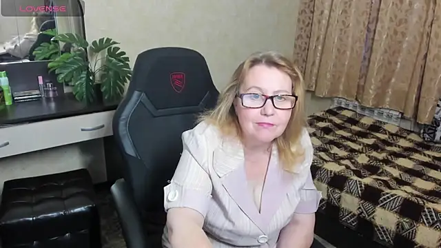 Frau Marta online show from December 20, 1:22 pm