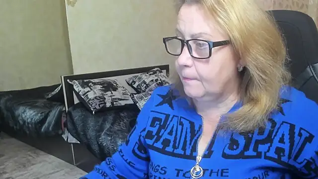 Frau Marta online show from October 18, 1:23 pm