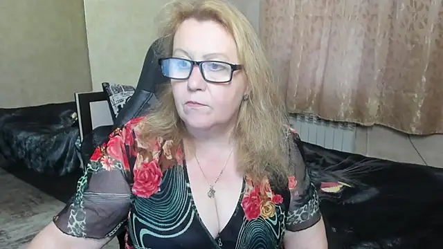 Frau Marta online show from December 2, 11:15 am