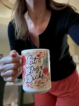 MaiseKnox online show from December 8, 3:13 pm