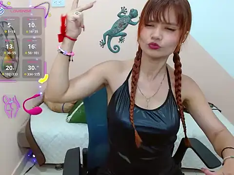 miss tinnymafe online show from September 24, 3:54 am