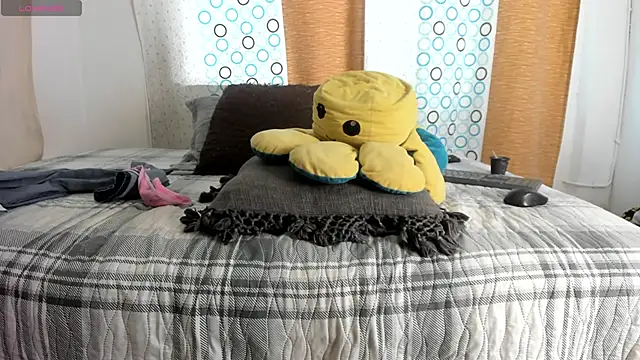 BlowMommy  online show from January 28, 9:19 pm