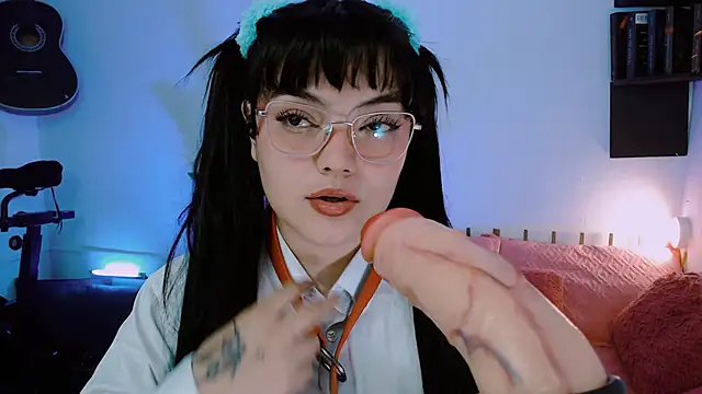 Snapshot of alexa11_ chatting on February 1, 3:39 pm alexa11 online show from February 1, 3:39 pm