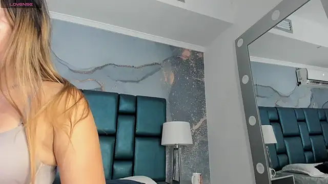 Vivi prinncess online show from September 18, 10:01 pm