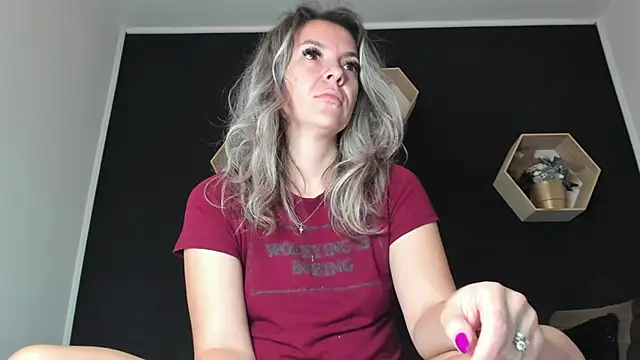 Snapshot of Alesys69 chatting on September 27, 10:04 pm Alesys69 online show from September 27, 10:04 pm