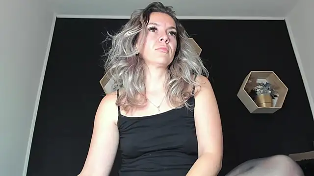 Snapshot of Alesys69 chatting on September 30, 9:53 pm Alesys69 online show from September 30, 9:53 pm