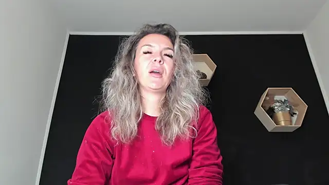 Snapshot of Alesys69 chatting on October 1, 9:21 pm Alesys69 online show from October 1, 9:21 pm