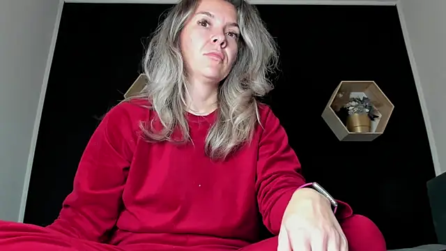 Snapshot of Alesys69 chatting on October 27, 11:41 pm Alesys69 online show from October 27, 11:41 pm