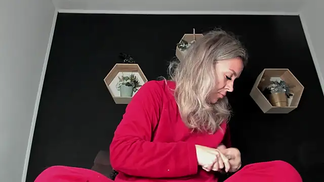 Snapshot of Alesys69 chatting on November 21, 11:36 pm Alesys69 online show from November 21, 11:36 pm