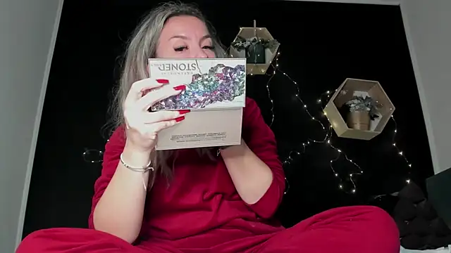 Snapshot of Alesys69 chatting on December 16, 10:37 pm Alesys69 online show from December 16, 10:37 pm