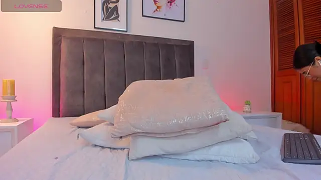 Snapshot of isa_bunny chatting on January 23, 5:56 am isa bunny online show from January 23, 5:56 am