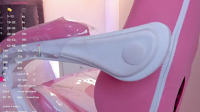 Snapshot of isa_bunny chatting on February 19, 6:33 am isa bunny online show from February 19, 6:33 am