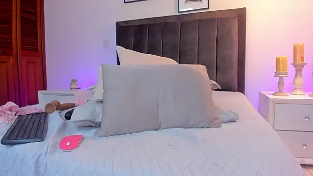 Snapshot of isa_bunny chatting on February 25, 7:09 am isa bunny online show from February 25, 7:09 am