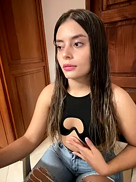 Snapshot of Miss_valeriaa chatting on December 3, 4:17 pm Miss valeriaa online show from December 3, 4:17 pm