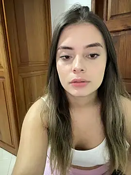 Snapshot of Miss_valeriaa chatting on December 13, 12:09 am Miss valeriaa online show from December 13, 12:09 am