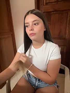 Snapshot of Miss_valeriaa chatting on January 22, 8:17 pm Miss valeriaa online show from January 22, 8:17 pm