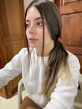 Snapshot of Miss_valeriaa chatting on February 4, 2:17 am Miss valeriaa online show from February 4, 2:17 am