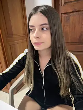 Snapshot of Miss_valeriaa chatting on February 6, 11:04 pm Miss valeriaa online show from February 6, 11:04 pm