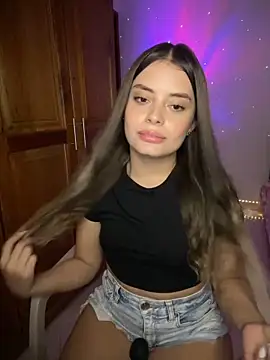 Snapshot of Miss_valeriaa chatting on February 15, 12:04 am Miss valeriaa online show from February 15, 12:04 am