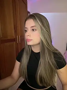 Snapshot of Miss_valeriaa chatting on March 21, 2:51 pm Miss valeriaa online show from March 21, 2:51 pm