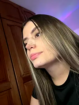 Snapshot of Miss_valeriaa chatting on October 3, 7:33 pm Miss valeriaa online show from October 3, 7:33 pm